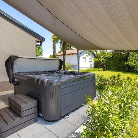 Modern Susanj With Outdoor Pool In Villa Abbazia