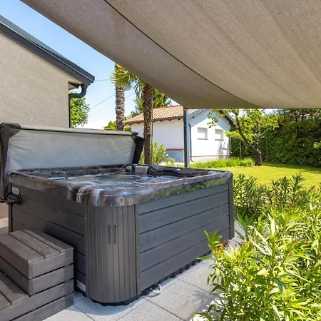 Villa Modern Susanj With Outdoor Pool In Abbazia