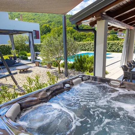 ヴィラ Modern Susanj With Outdoor Pool In