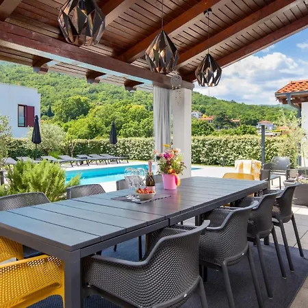 Vila Modern Susanj With Outdoor Pool In Opatija