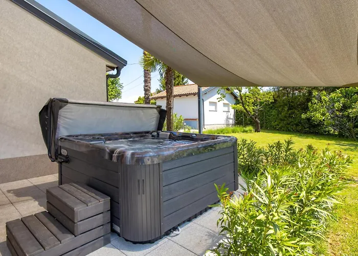 Villa Modern Susanj With Outdoor Pool In Abbazia