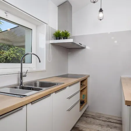 Modern Susanj With Outdoor Pool In Villa *