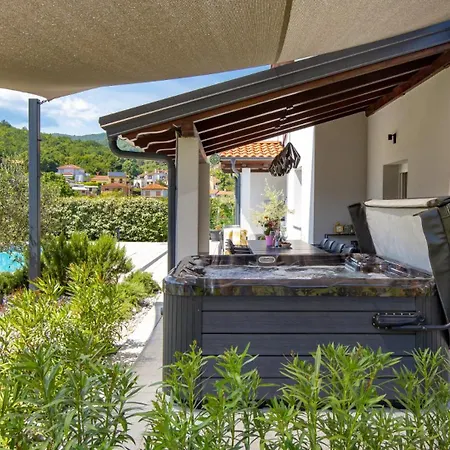 Modern Susanj With Outdoor Pool In * Οπατία