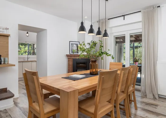 Modern Susanj With Outdoor Pool In 빌라 *